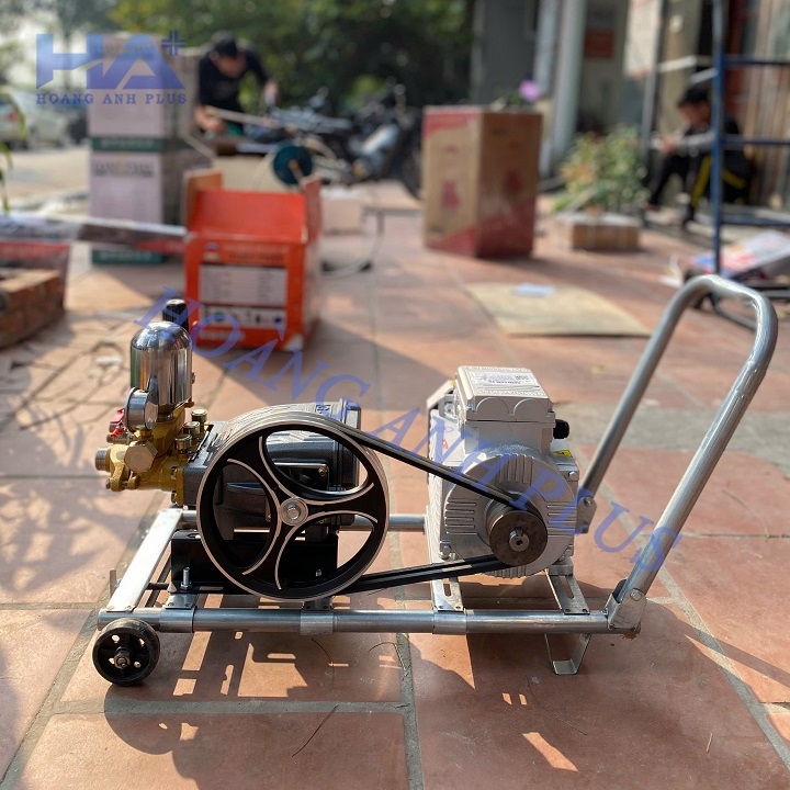 Máy Phun Thuốc Dây Dài Hoàng Anh 5HP