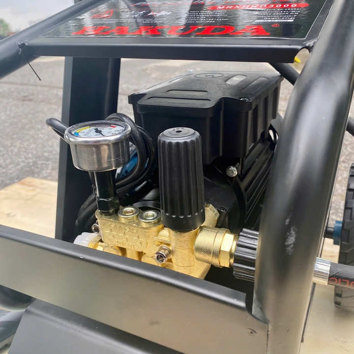 Máy Rửa Xe Áp Lực Cao 3000W Hakuda MRXHKD3000