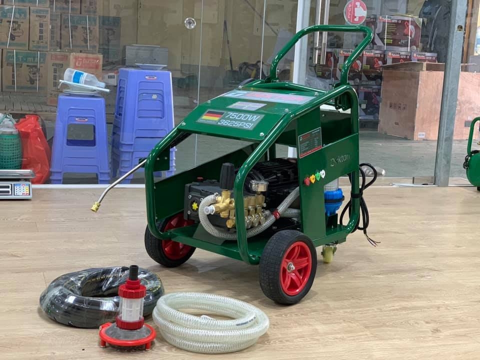 Máy Rửa Xe Cao Áp Dekton 7.5Kw DK-HPW7500