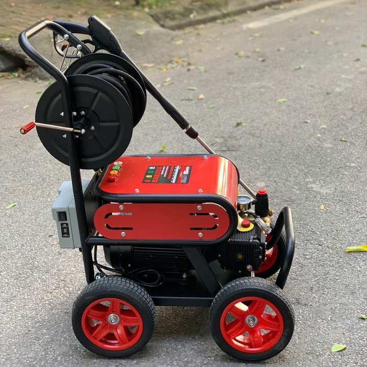 Máy Rửa Xe Công Nghiệp Hakuda MRXCAHKD3500 3.5KW