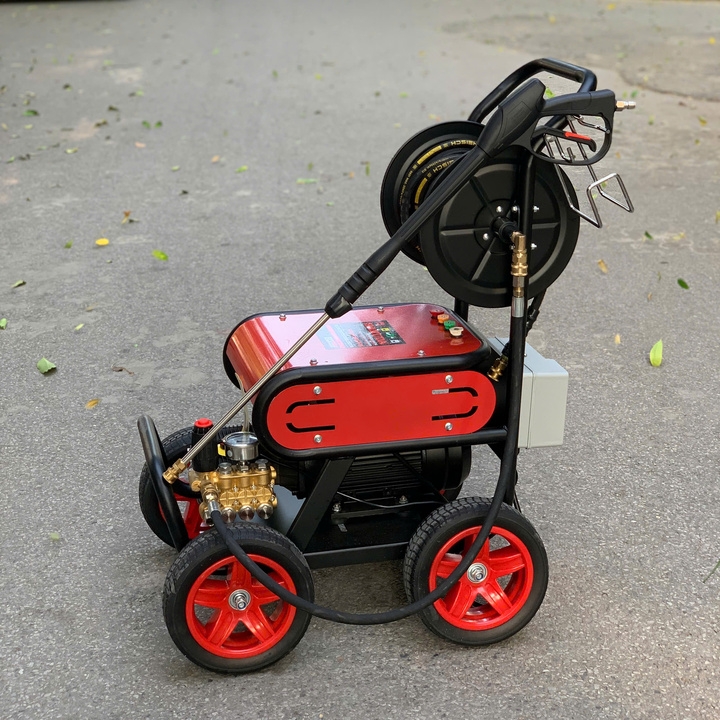 Máy Rửa Xe Công Nghiệp Hakuda 3.5KW MRXCAHKD3500