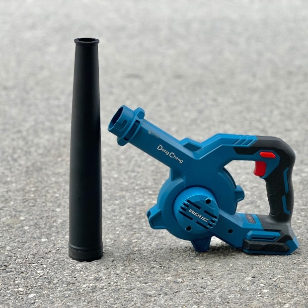 Máy Thổi Bụi Dùng Pin Dongcheng DCQF32 1 Pin 1 Sạc