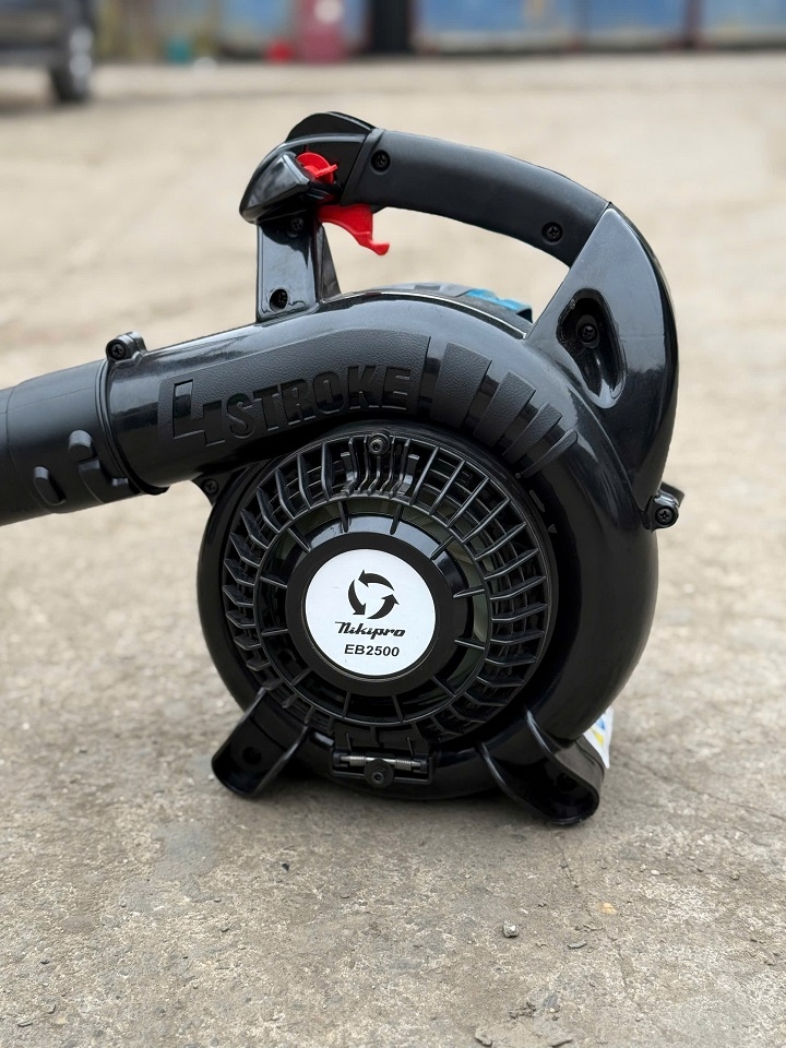 Máy Thổi Lá 4 Thì Niki Pro EB-2500 600W