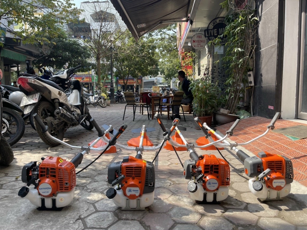 Máy Cắt Cỏ 2 Thì Kamastsu 1500W KM143