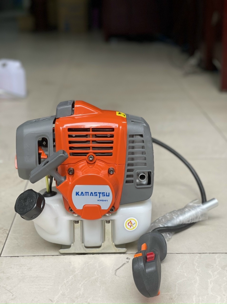 Máy Cắt Cỏ 2 Thì Kamastsu 1600W KM541