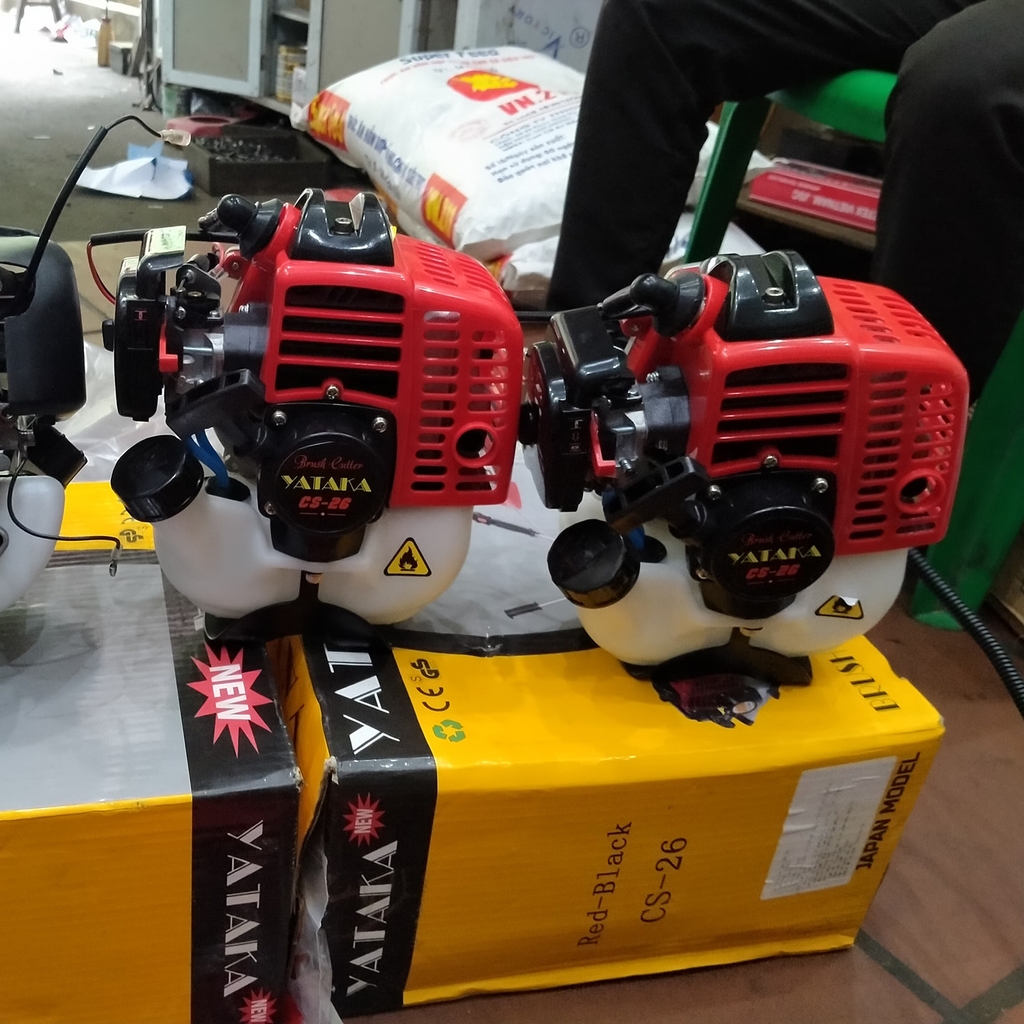 Máy Cắt Cỏ Yataka 2 Thì 750W CS-26