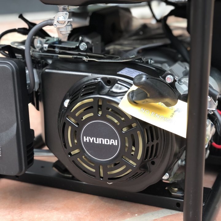 Máy Phát Điện Chạy Xăng Hyundai 2.3Kw-2.5Kw HY30CLE