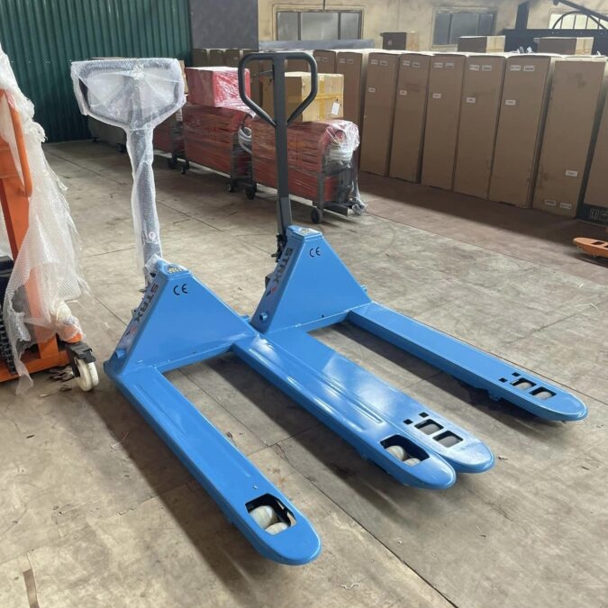 Xe Nâng Hàng Tay Thấp STAXX 3 Tấn Càng Rộng