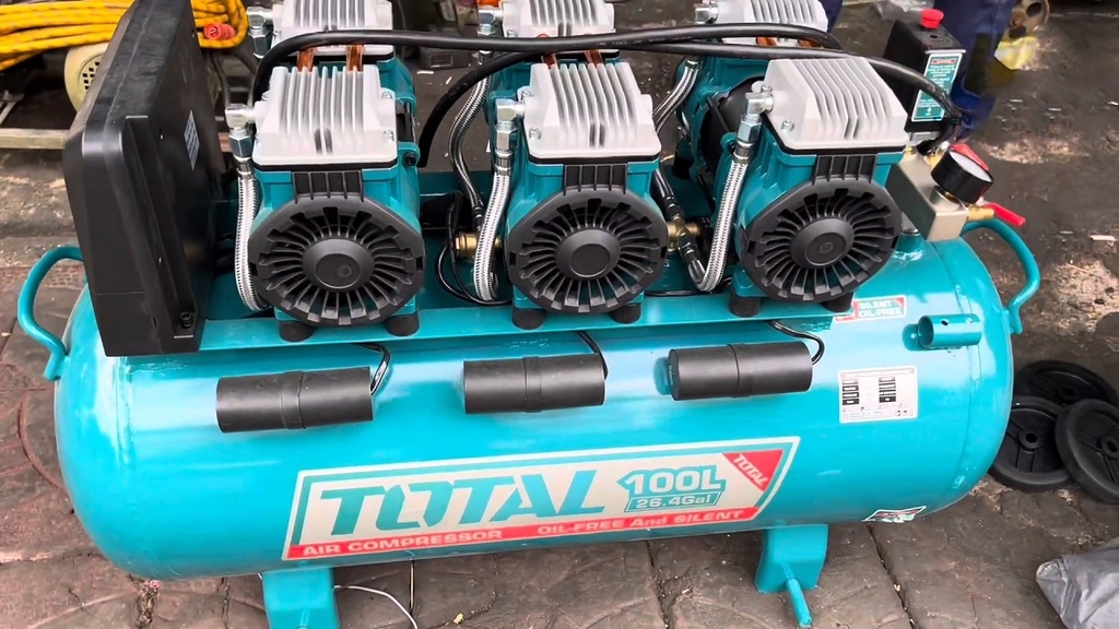 Máy Nén Khí Không Dầu Total 3x1200W 100L TCS3361008T