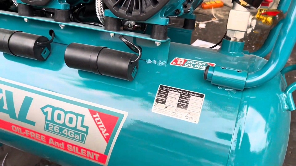 Máy Nén Khí Không Dầu Total 3x1200W 100L TCS3361008T