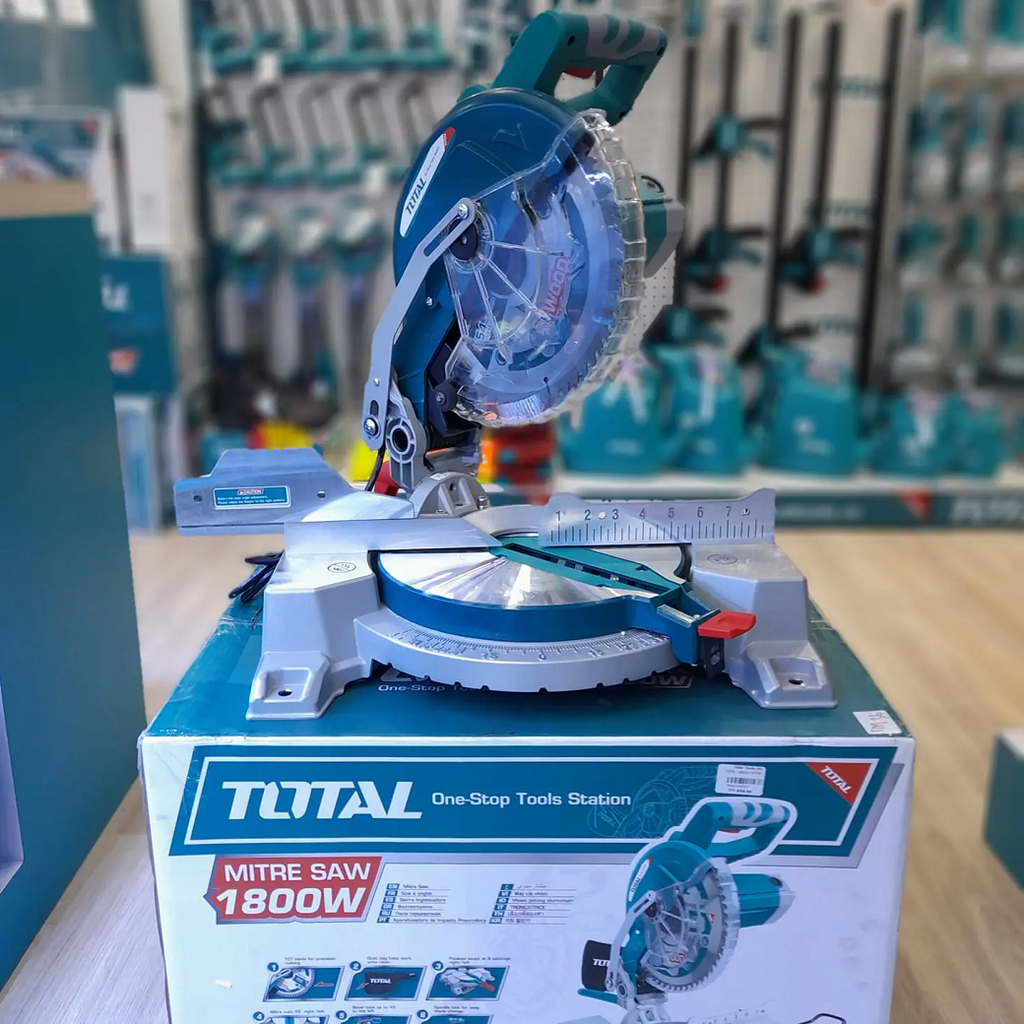 Máy Cắt Nhôm 1800W Total TS42152557