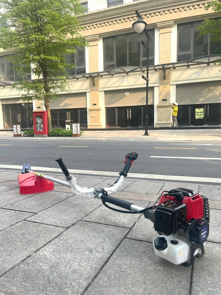 Máy Cắt Cỏ 2 Thì Huqama 1.25KW CS430