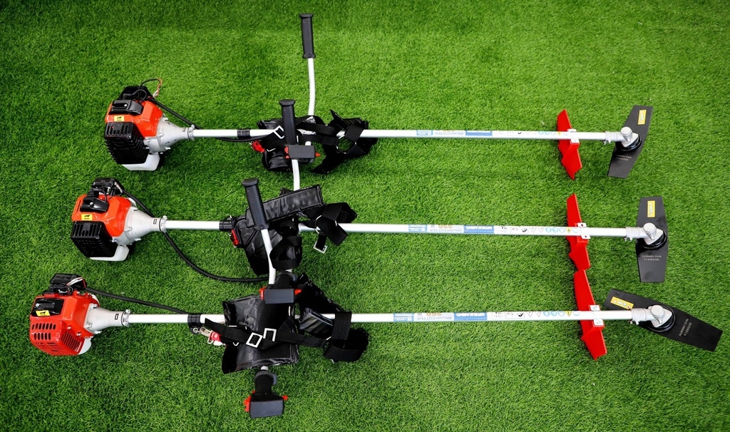 Máy Cắt Cỏ 2 Thì 900W Mitsukaisho 330