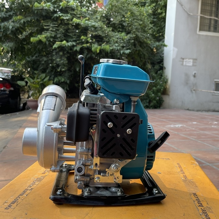 Máy Bơm Nước Chạy Xăng Huspanda 2.5HP HBN 1502
