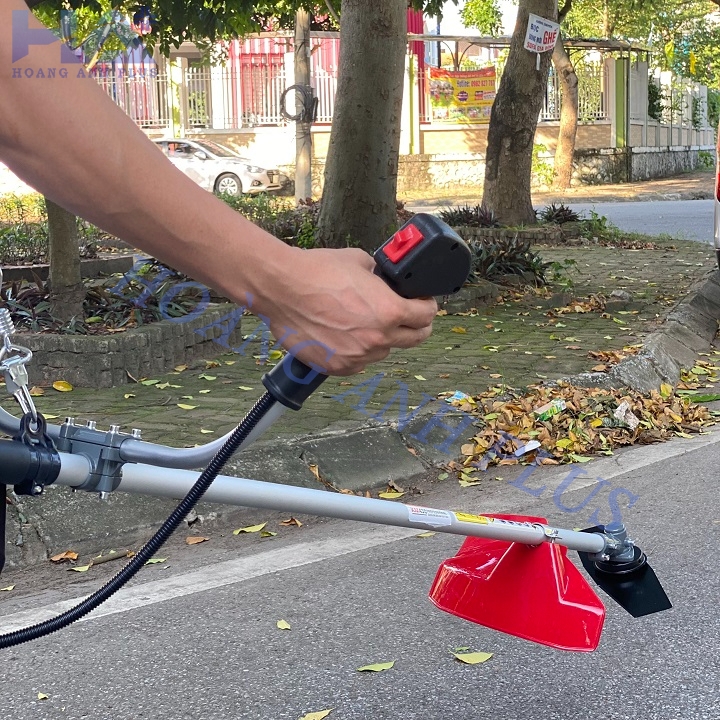 Máy Cắt Cỏ 2 Thì Kamastsu 1500W KM430
