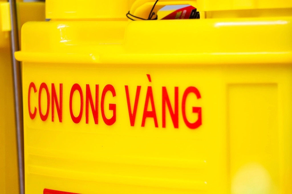 Bình Xịt Điện Con Ong Vàng COV20-DP