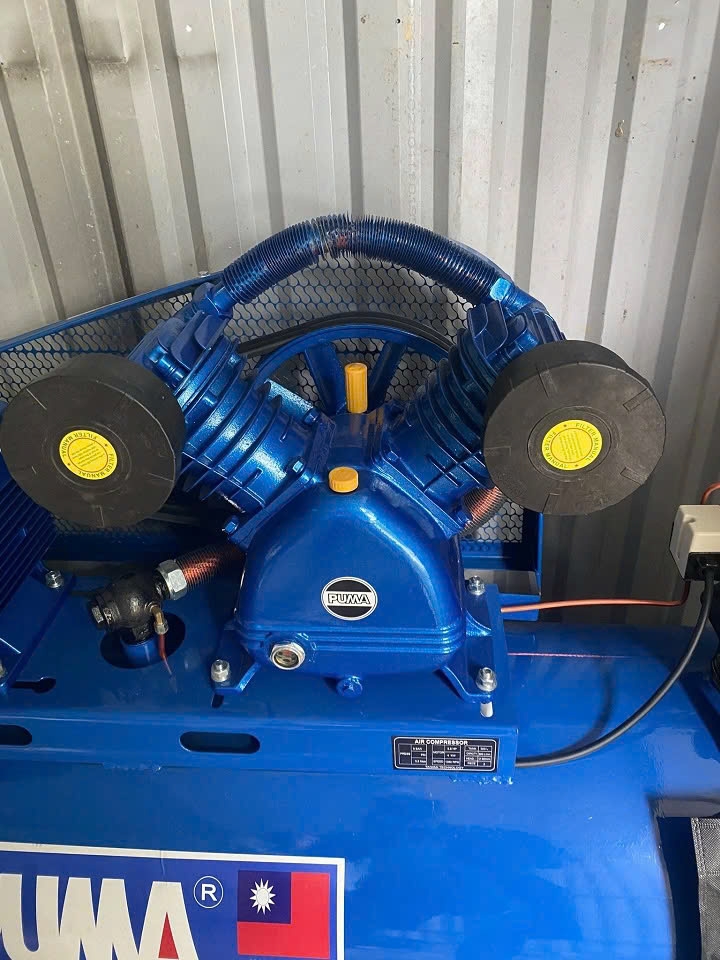 Máy Nén Khí Dây Đai Puma 5.5HP 260L 3 Pha