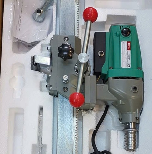 Máy Khoan Rút Lõi DCA 1800W AZZ02-130