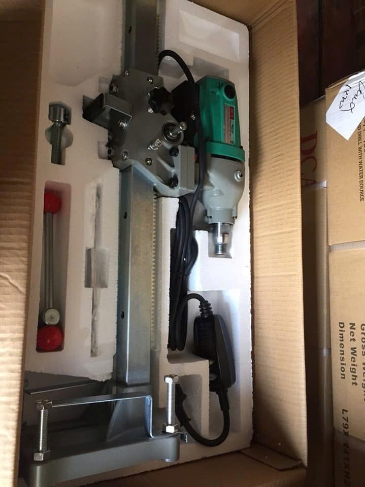 Máy Khoan Rút Lõi DCA 1800W AZZ02-130