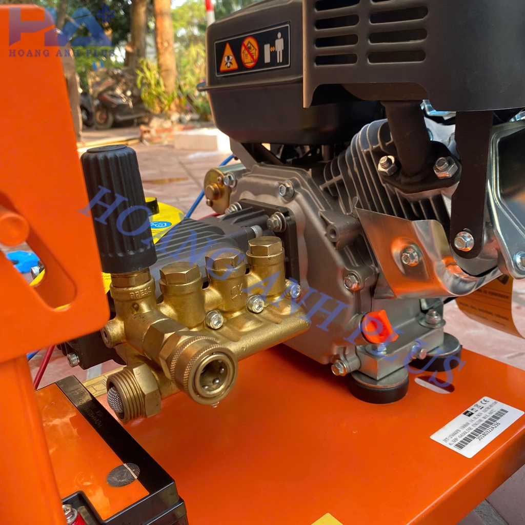 Máy Rửa Xe Cao Áp Chạy Xăng JETTA 6.5HP JET-2500GFB