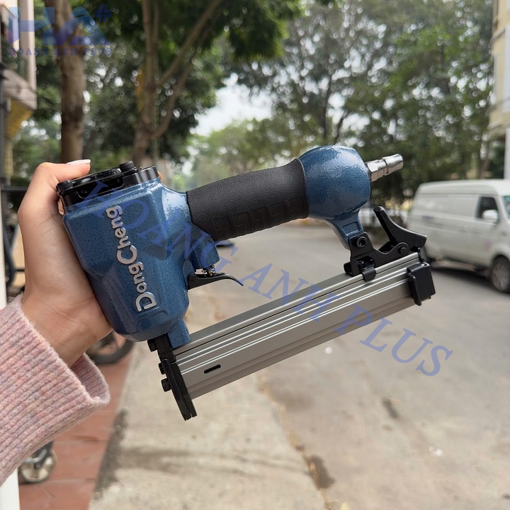 Máy Bắn Đinh Thẳng Dongcheng D03-F30