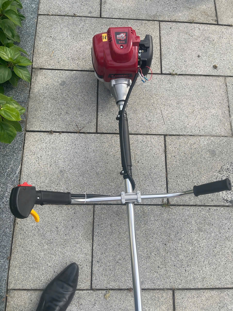 Máy Cắt Cỏ 4 Thì Kamasu 1200W KS35