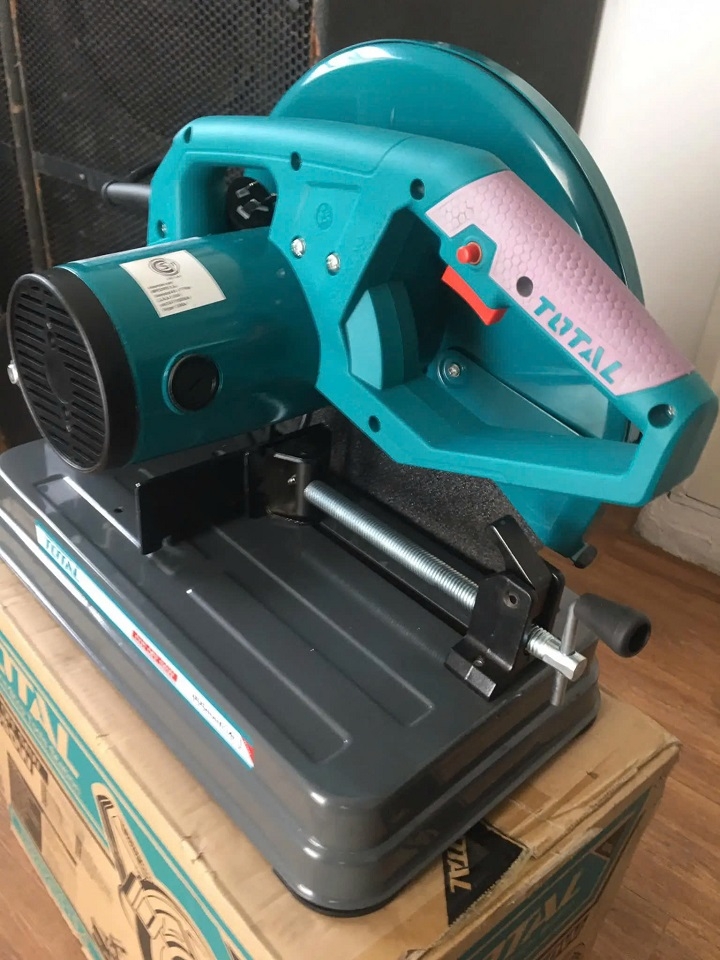 Máy Cắt Sắt Total 2400W TS92435526