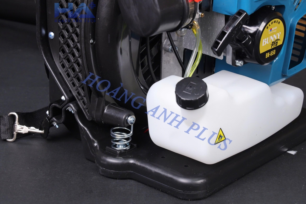 Máy Thổi Lá Chạy Xăng 2 Thì Bunny 1.7KW BN-65 Pro