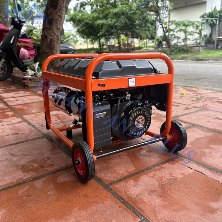 Máy Phát Điện 4Kva Chạy Xăng Mactool EV4200-XD Đề Điện