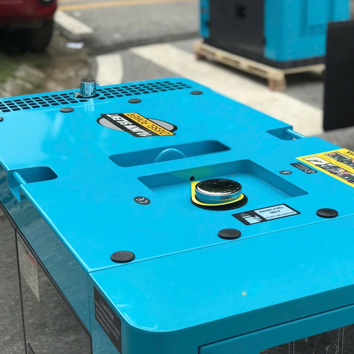 Máy Phát Điện 10Kw Chạy Dầu Hakuda HKD10000P1PRO Siêu Cách Âm