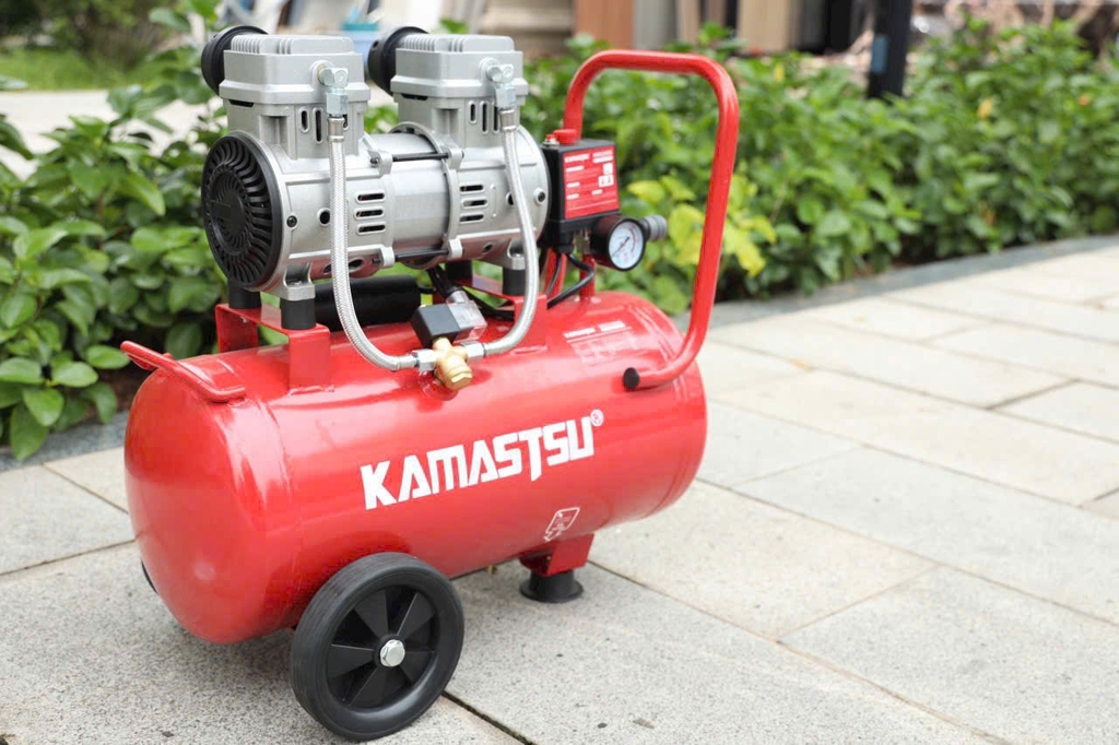 Máy Nén Khí Không Dầu 1100W 26L Kamastsu KKD1100S