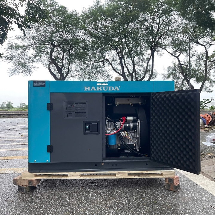 Máy Phát Điện 15KW Chạy Dầu Hakuda HKD15000P3Pro Siêu Cách Âm 3 Pha