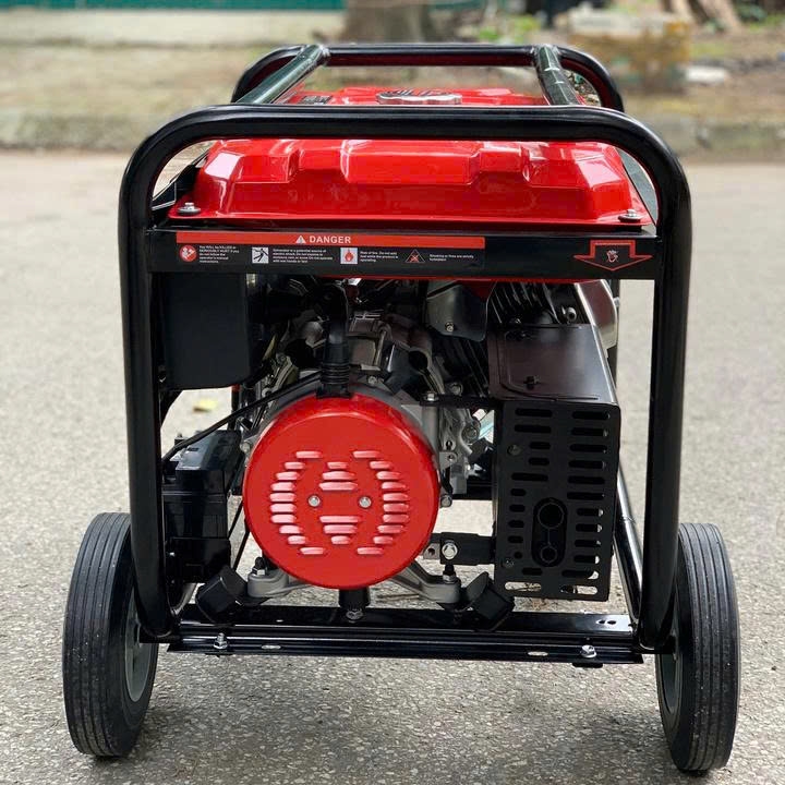 Máy Phát Điện Chạy Xăng 6.5Kw Super Fighter SF8000E Đề