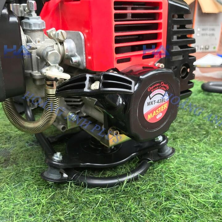 Máy Cắt Cỏ Đeo Lưng 2 Thì Master  MVX-43BL 750W