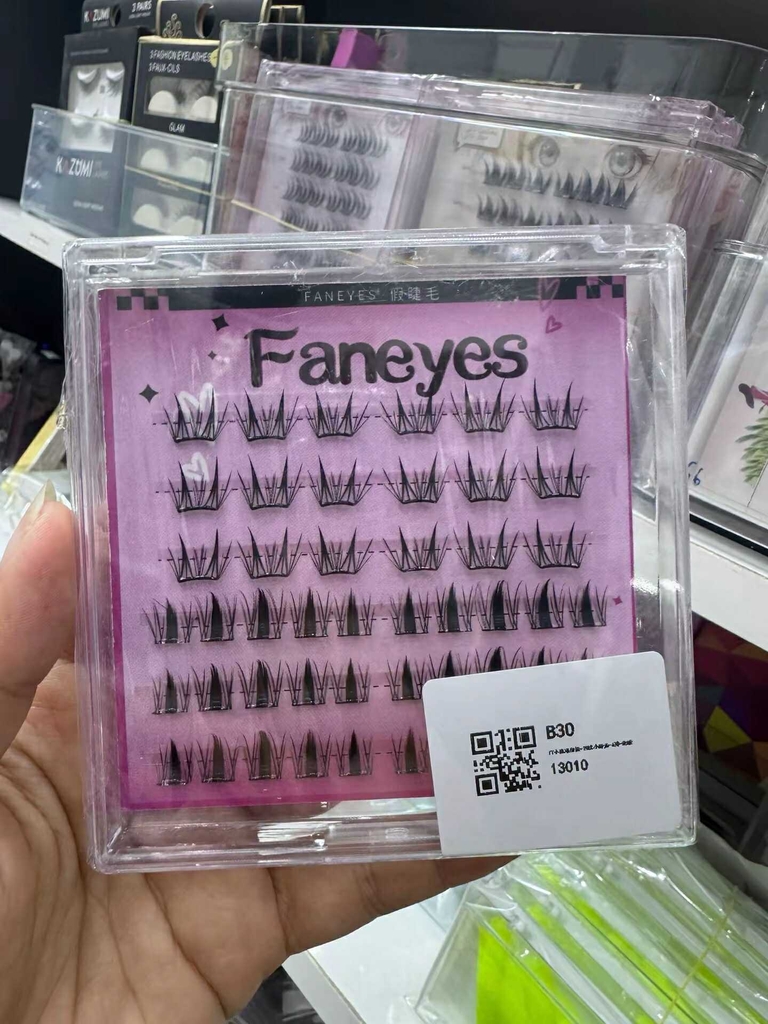 Mi Make Up Có Sẵn Keo và Không Keo