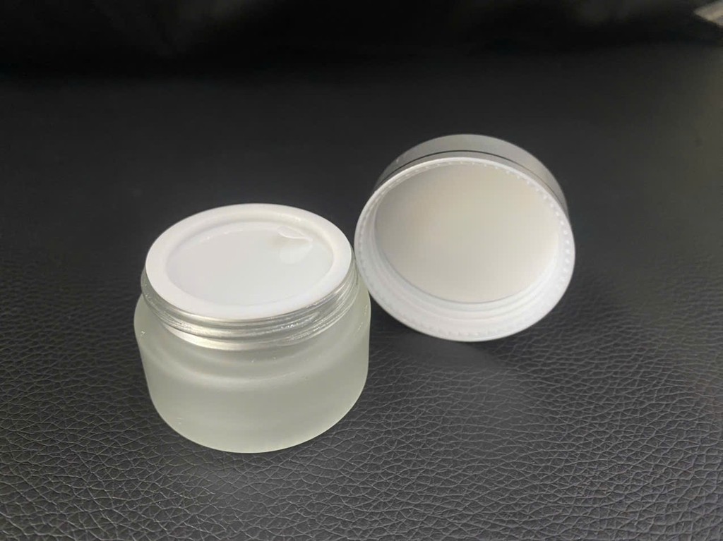 Hũ đựng lưu huỳnh và bột đắp móng có nắp đậy bằng thiếc chắc chắn tiện lợi nhỏ gọn