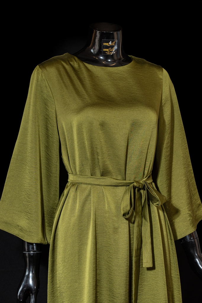 Váy lụa trơn không họa tiết