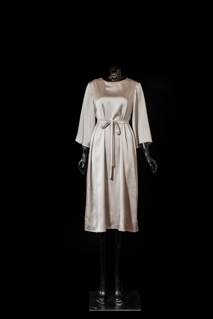 Váy lụa trơn không họa tiết