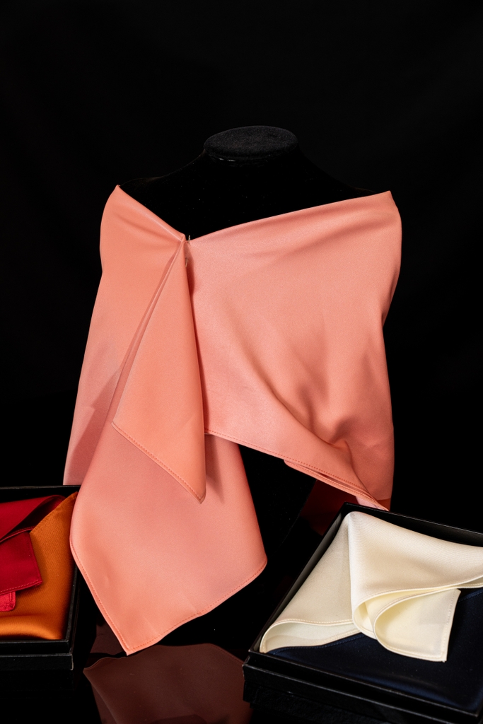 Khăn quàng cổ màu trơn không họa tiết