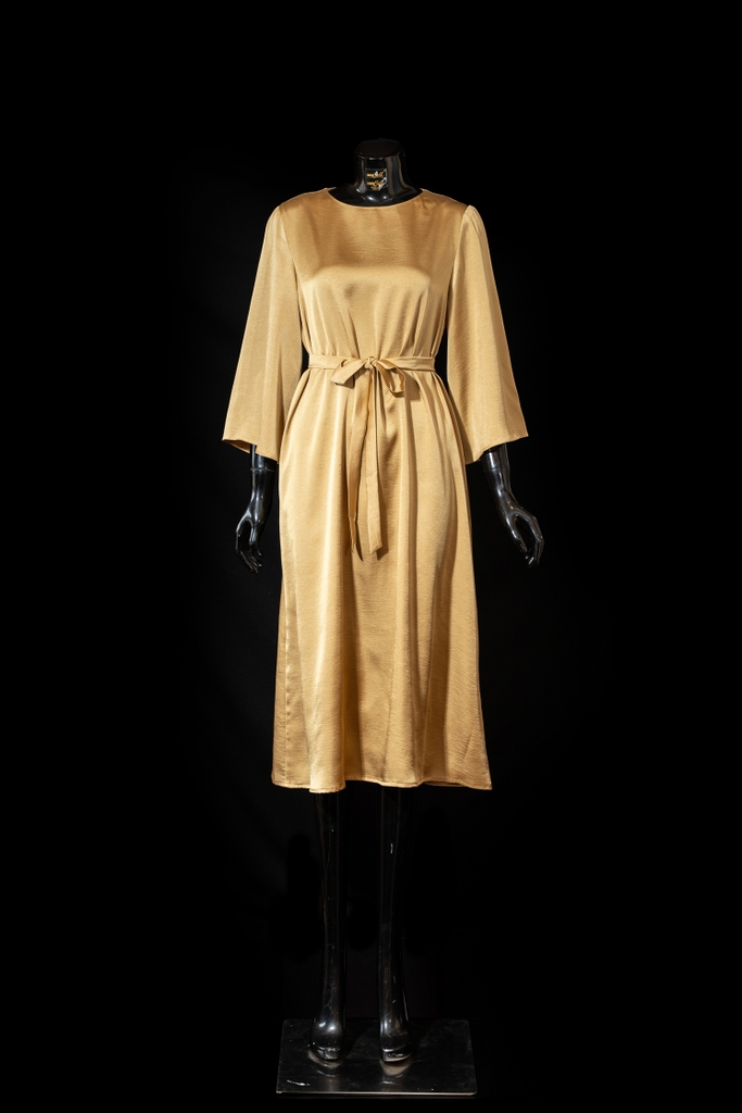 Váy lụa trơn không họa tiết