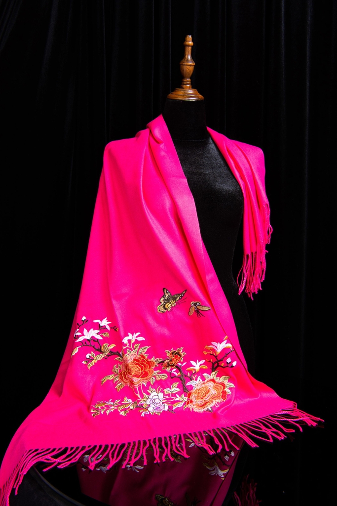 Khăn choàng thêu thủ công hoạ tiết hoa hồng (khăn đũi)