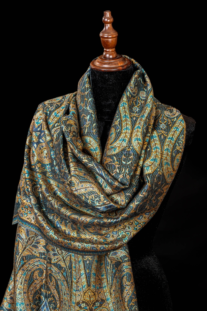 Khăn choàng thủ công họa tiết dân tộc