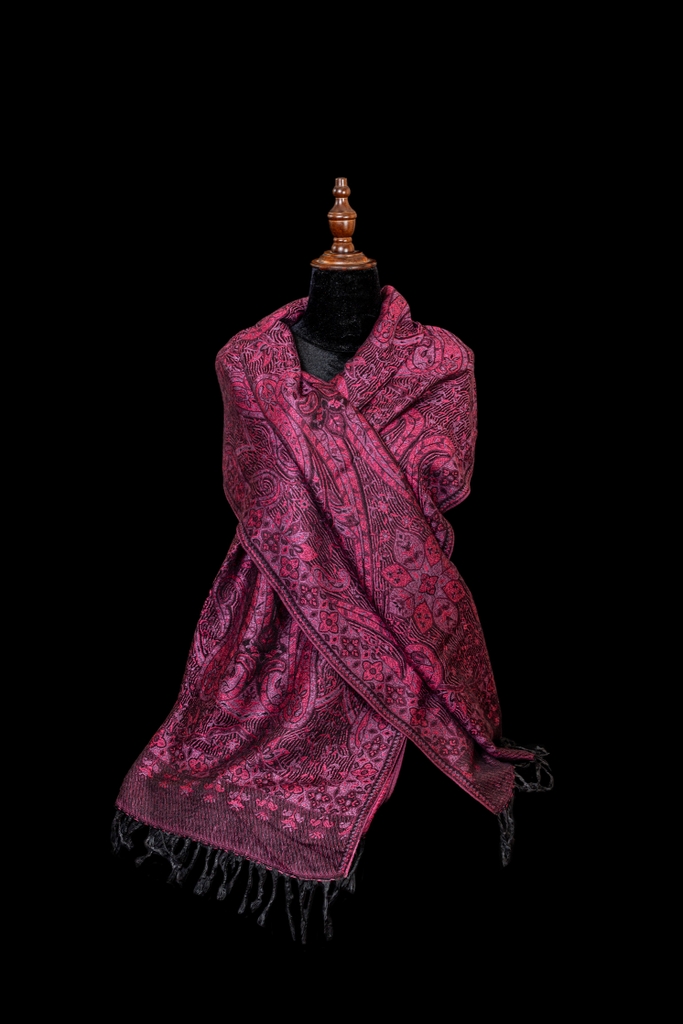 Khăn choàng thủ công họa tiết dân tộc