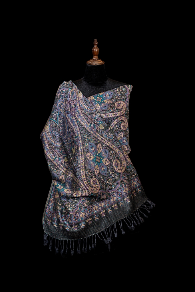 Khăn choàng thủ công họa tiết dân tộc