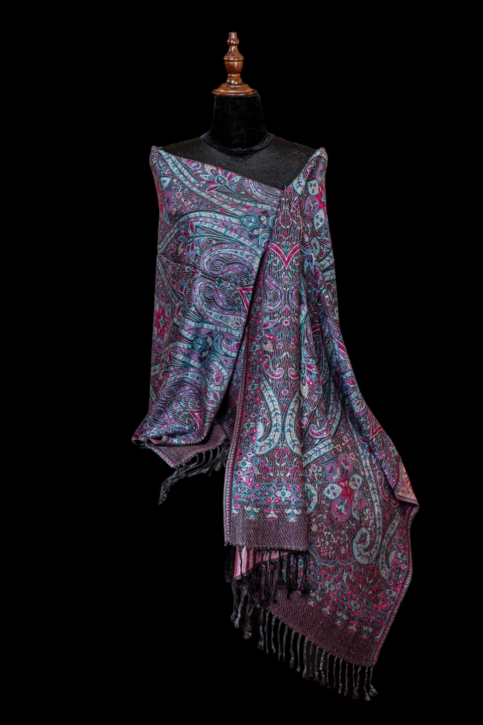 Khăn choàng thủ công họa tiết dân tộc