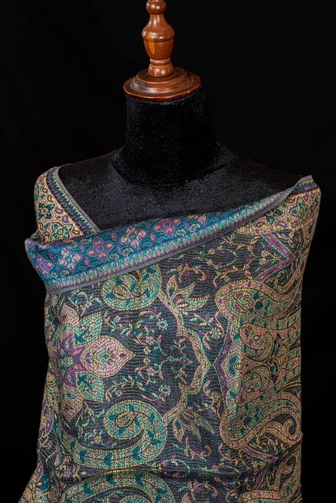 Khăn choàng thủ công họa tiết dân tộc