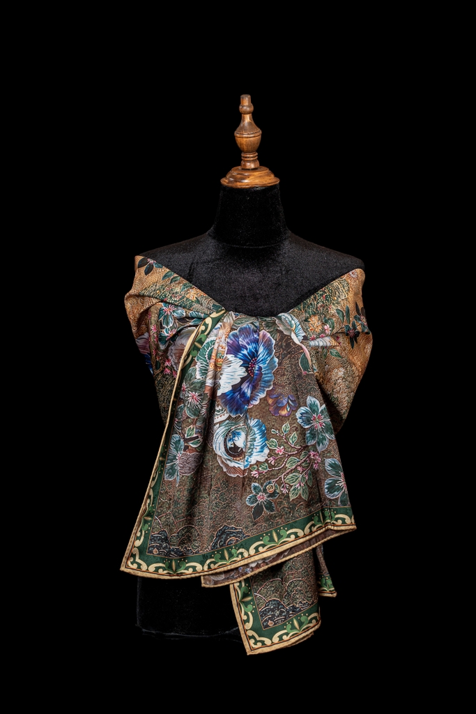 Khăn choàng lụa cao cấp 4D