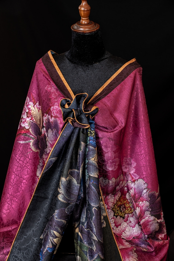 Khăn choàng lụa cao cấp 4D