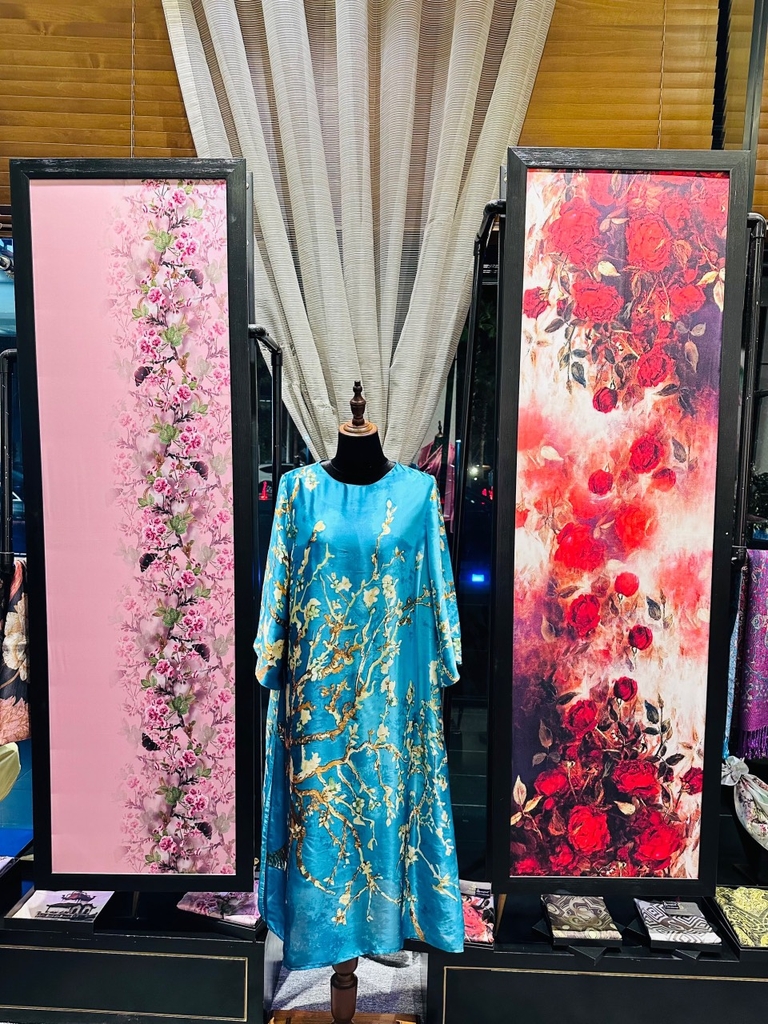 Váy Lụa họa tiết hoa phiên bản giới hạn, cao cấp, lụa mịn mềm, hoa tiết cổ điển