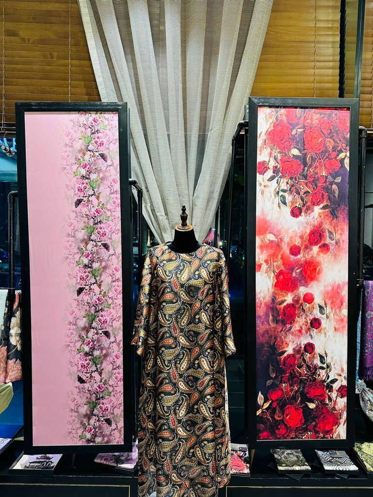 Váy Lụa họa tiết hoa phiên bản giới hạn, cao cấp, lụa mịn mềm, hoa tiết cổ điển